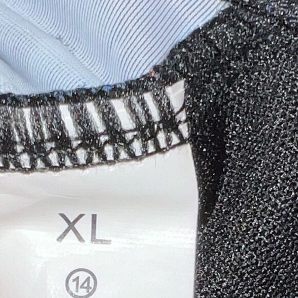 Swimsuit! Super cute swimsuit top! Designed to flatter! - Picture 10 of 10